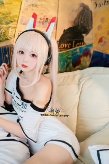 女生脱下裤子让男生桶
